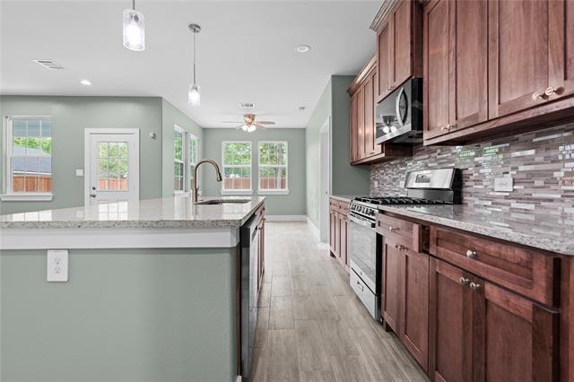 Foto del edificio - 205 W 11th St