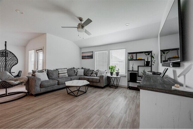 Foto del edificio - 302 Dusty Bridle Ln