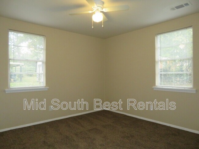 Building Photo - 4369 Ford Rd