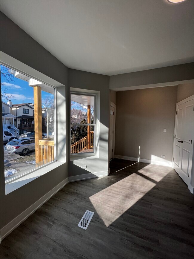 Foto del edificio - 3411 N Troy St