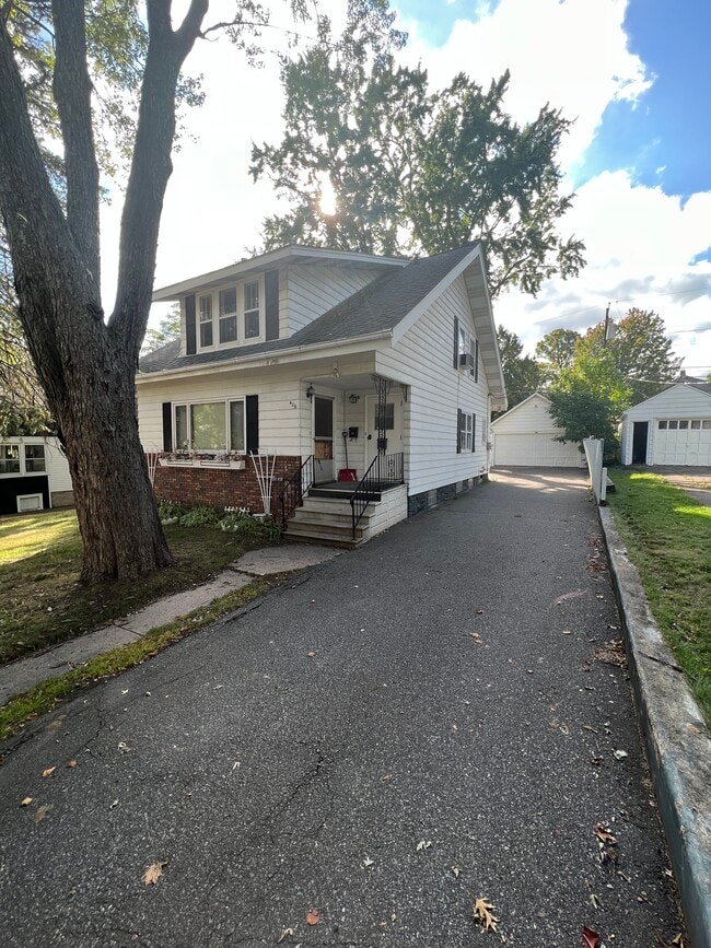 Building Photo - 406 S 6th Ave