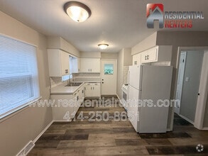 Building Photo - 5826 N 117th St