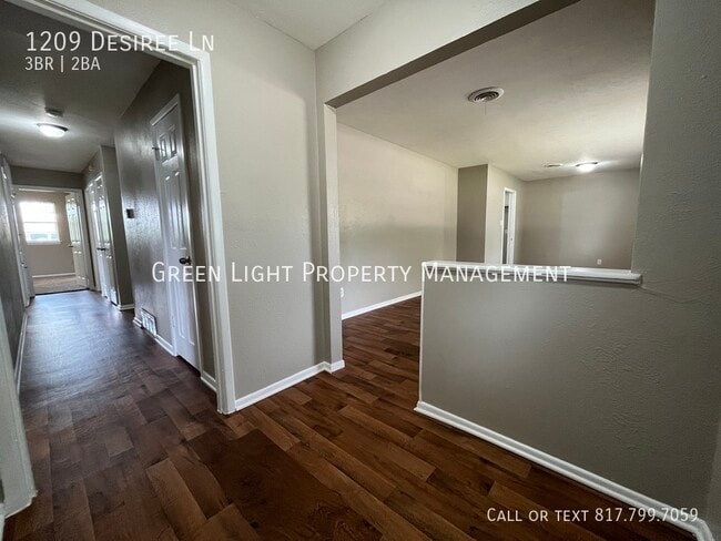 Photo - 1209 Desiree Ln House