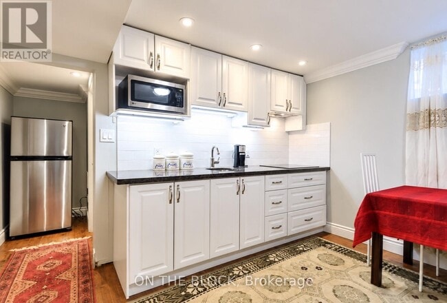 Building Photo - 70 Dalmatian Crescent