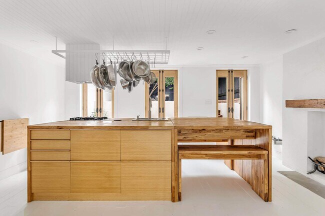 Foto del edificio - 110 S 1st St