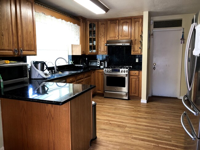 Building Photo - 13505 Myren Dr