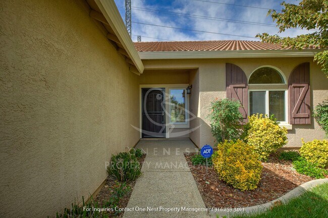 Foto del edificio - Charming single-story home nestled in the serene Edgewater Community