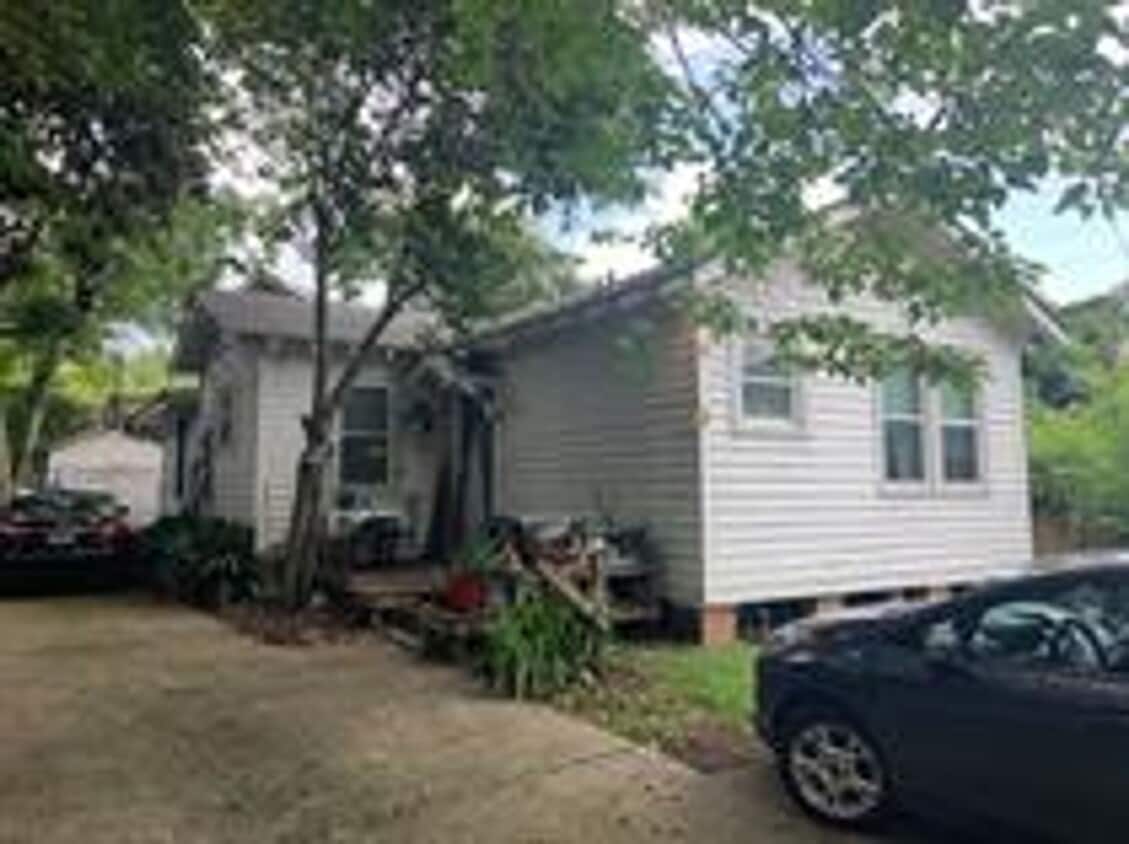 Primary Photo - 3275 Ivanhoe St