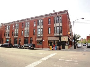 Building Photo - 1008 S Loomis St