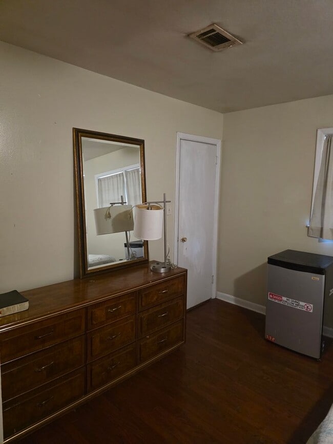 Building Photo - 2521 Lyman St
