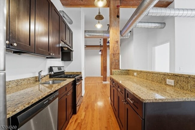 Building Photo - 475 S Jefferson St
