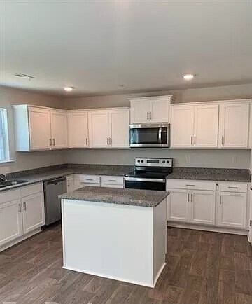 Photo - 310 Kingsford Dr House