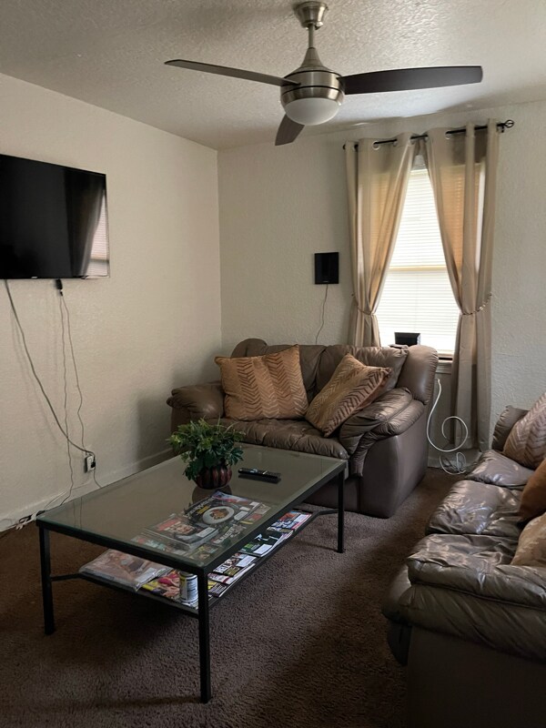 Foto del edificio - 4848 Mississippi Ct