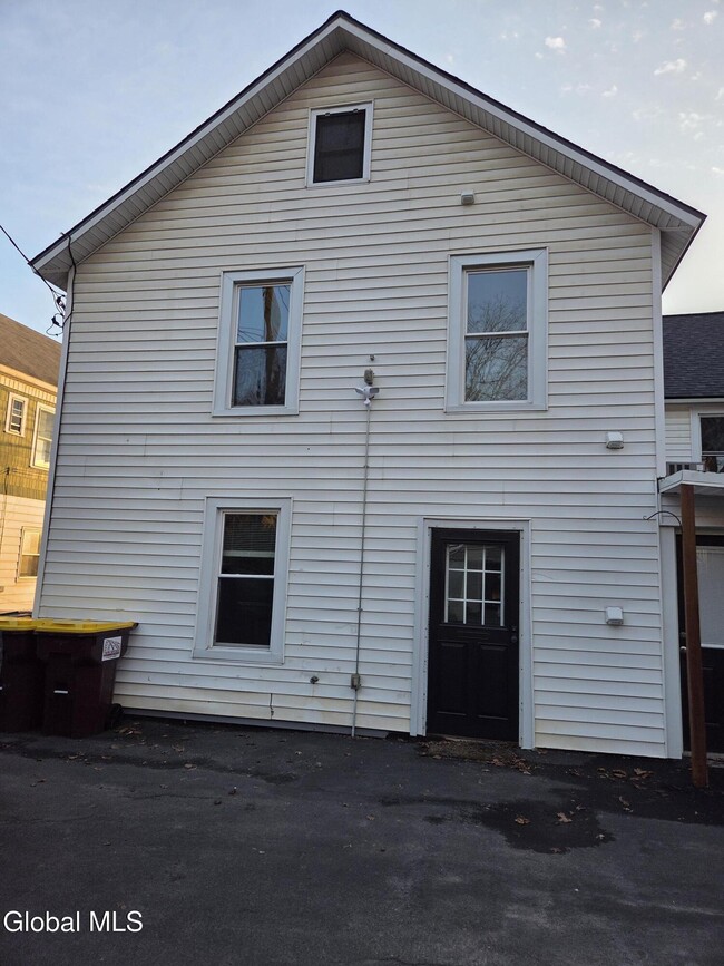 Building Photo - 669 Pawling Ave