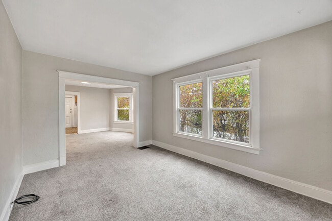 Building Photo - 2241 Hannaford Ave