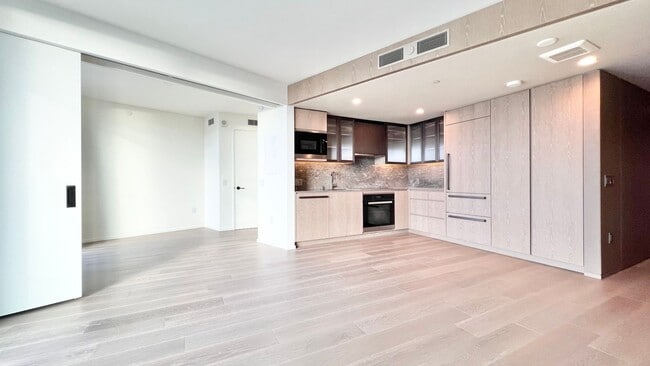 Building Photo - HIGH FLOOR 1BD UNIT AT THE LUXURIOUS KOULA...