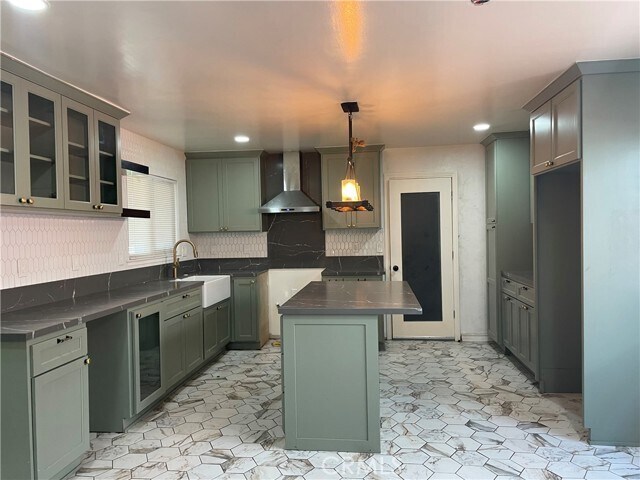 Foto del edificio - 450 E 248th St