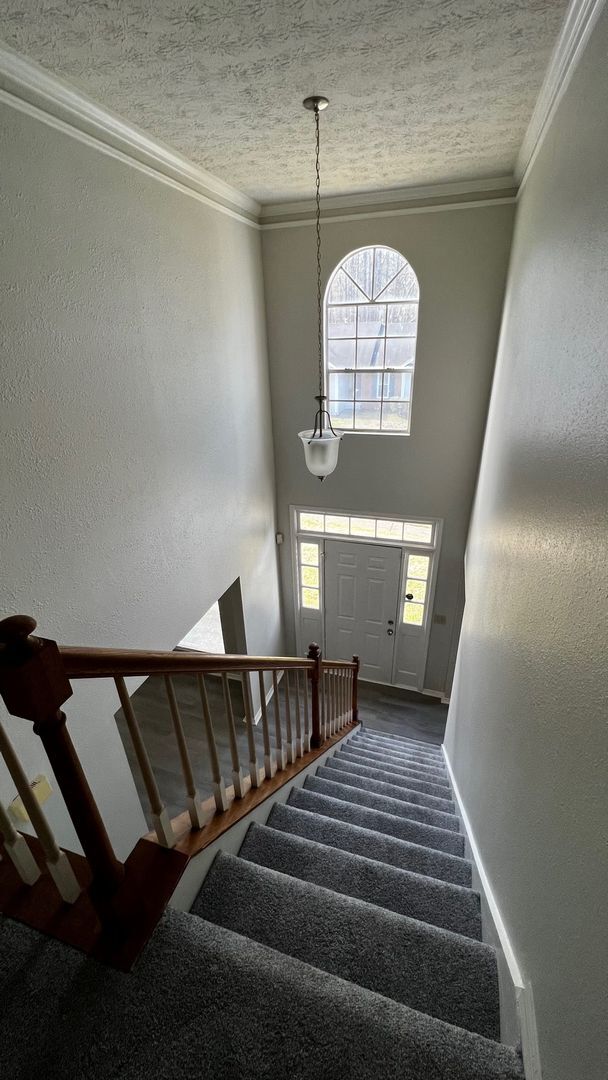 Building Photo - BEAUTIFUL & BRIGHT LARGE 3br/2.5ba LISTING...