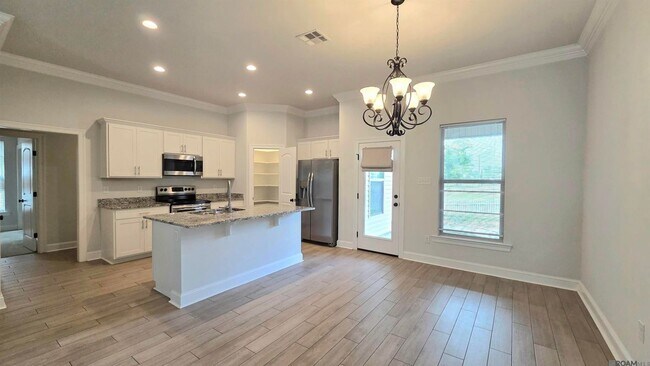 Foto del edificio - 7004 Spring Gardens Dr