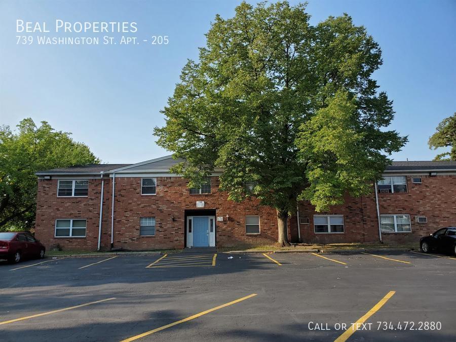 739 Washington St Unit 205, Monroe, MI 48161 Room for Rent in Monroe