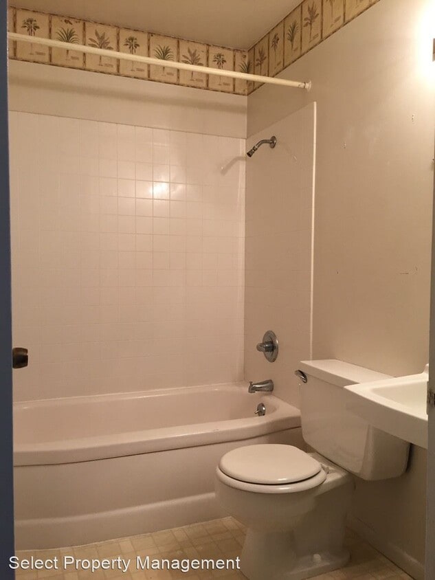 Building Photo - 3705-3839 Sleepy Hollow Ln