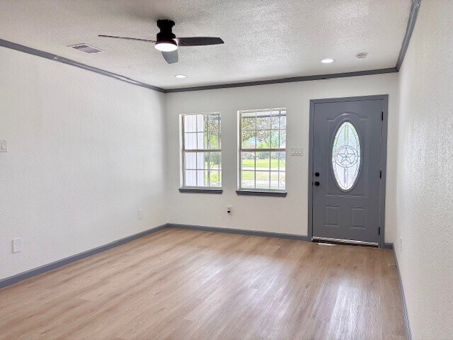 Foto del edificio - 317 San Jacinto St