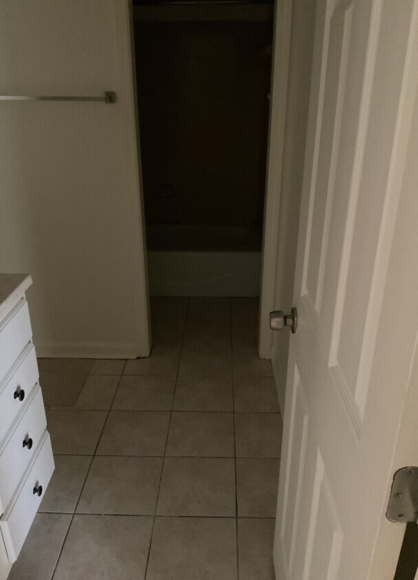 Foto principal - 1278 N River Rd