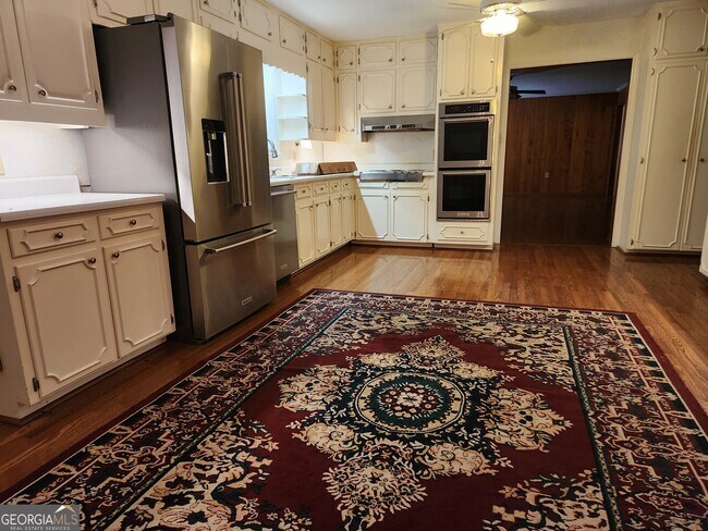 Foto del edificio - 1181 Lake Shore Cir