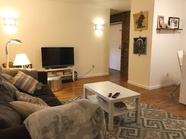 Building Photo - 3801 Ferdinand Pl