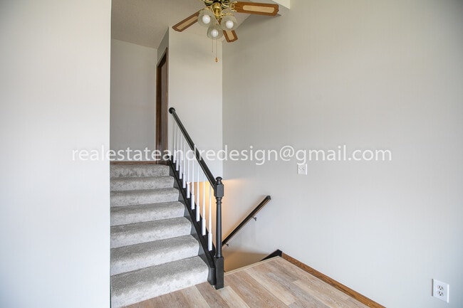 Building Photo - 430 Victoria Dr
