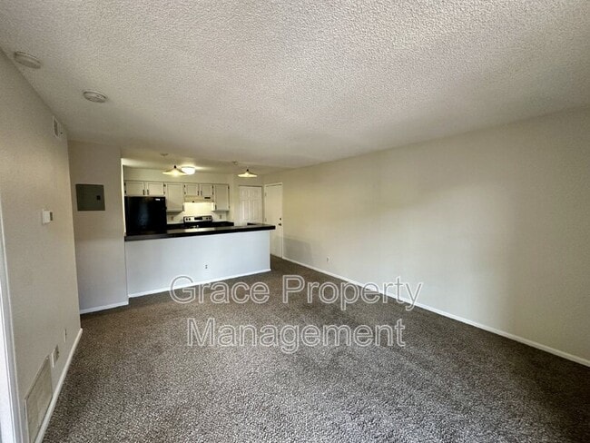 Foto del edificio - 4899 S Dudley St