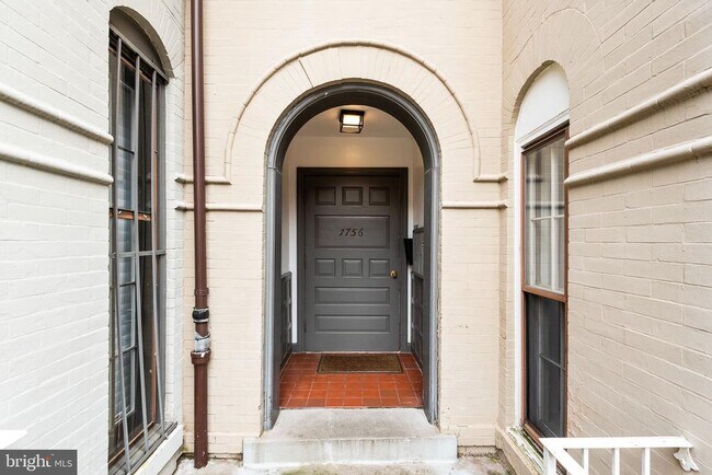 Foto del edificio - 1756 Corcoran St NW