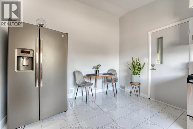 Photo du bâtiment - 3790 Rockwell Blvd