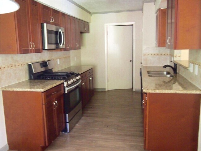 Building Photo - 20729 Marilyn Ln