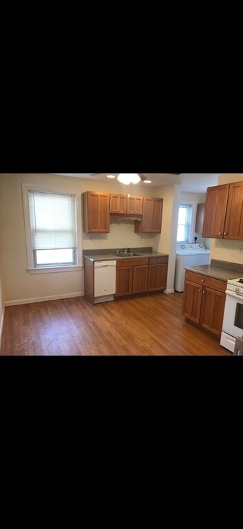 Building Photo - 74 Brock St