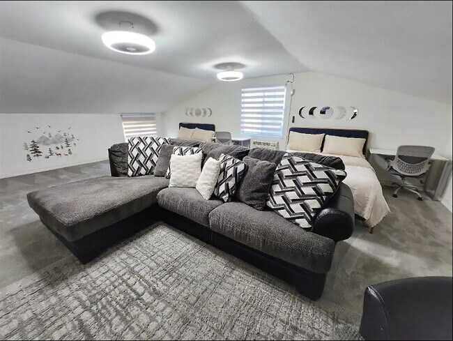 Foto del edificio - 6114 Kingman Ave