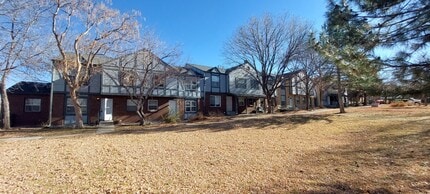 Building Photo - 670 Winona Ct