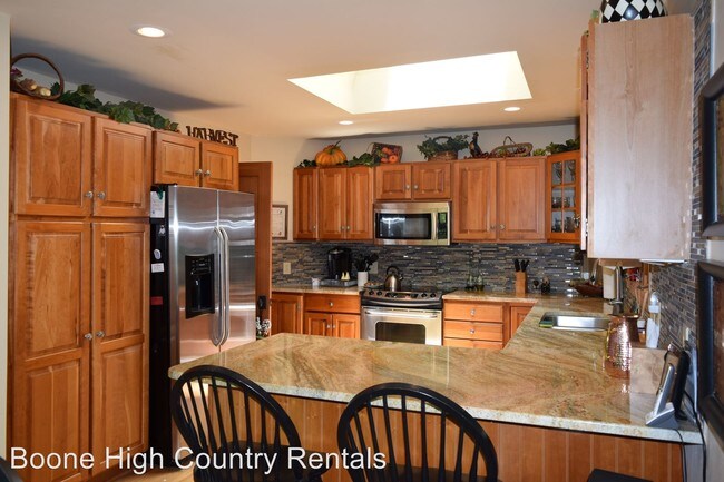 Building Photo - 4 br, 5.5 bath House - 180 Huntingdon