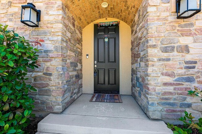 Building Photo - Wonderful Belcourt Community!!!