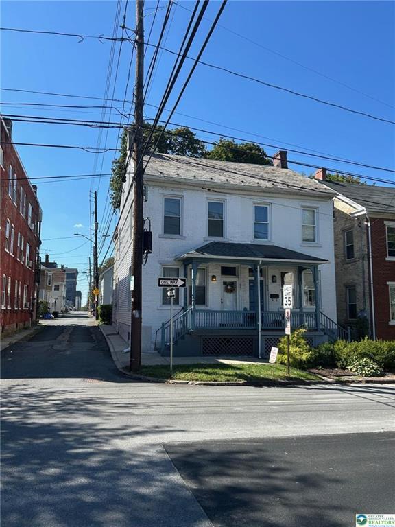 Primary Photo - 621 Center St