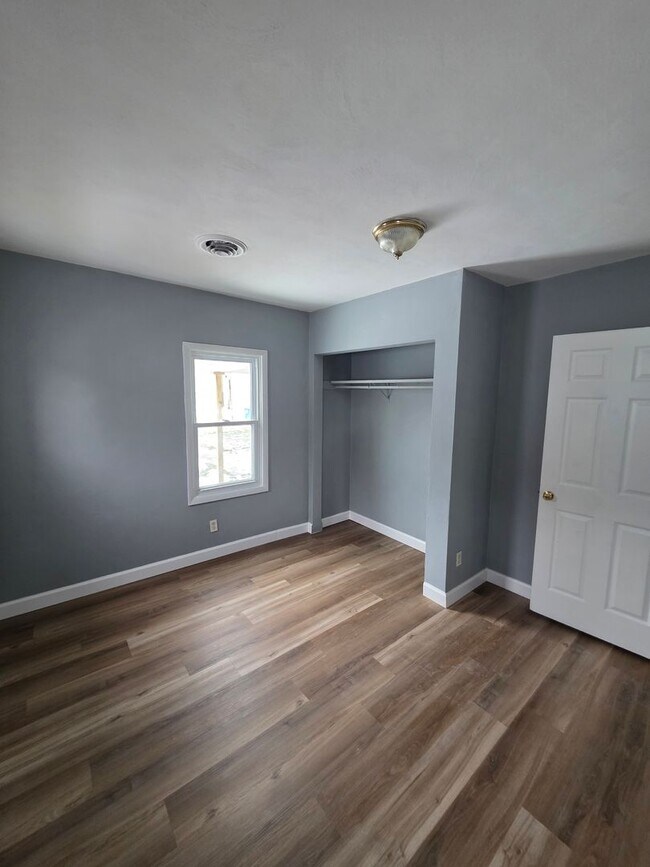 Foto del edificio - 2 bed, 1 bath in quiet East Alton neighborhood!