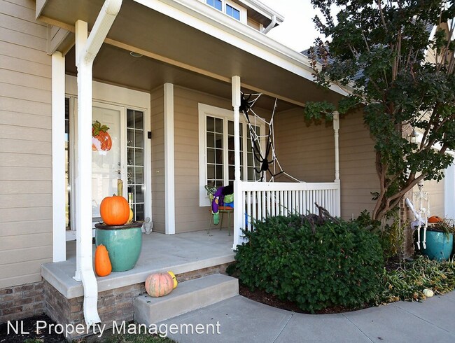 Building Photo - 4 br, 3 bath House - 20213 Nina St.