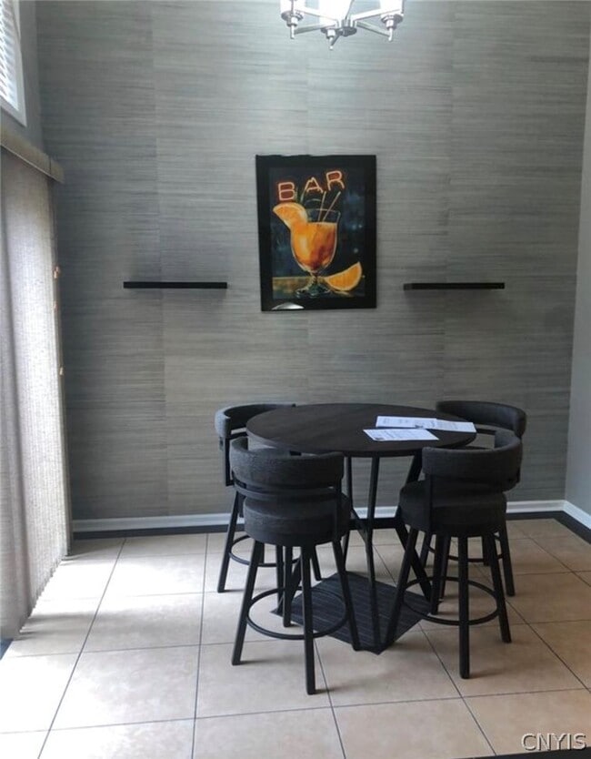 Foto del edificio - 372 Summerhaven Dr N