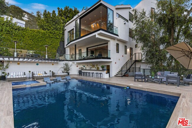 Foto del edificio - 8514 Franklin Ave