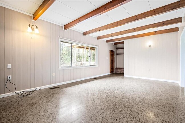 Building Photo - 6187 Bayou Rd
