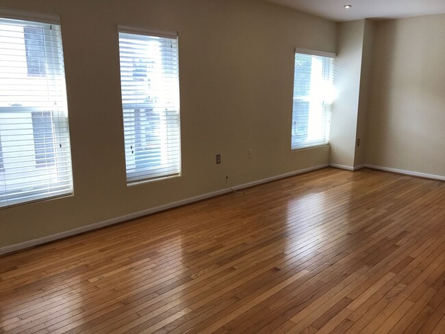 Foto del edificio - Heart of Dupont Circle Beautiful 2 Bedroom...