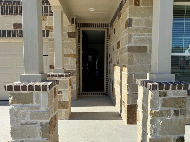 Building Photo - 1540 Echo Blf Dr
