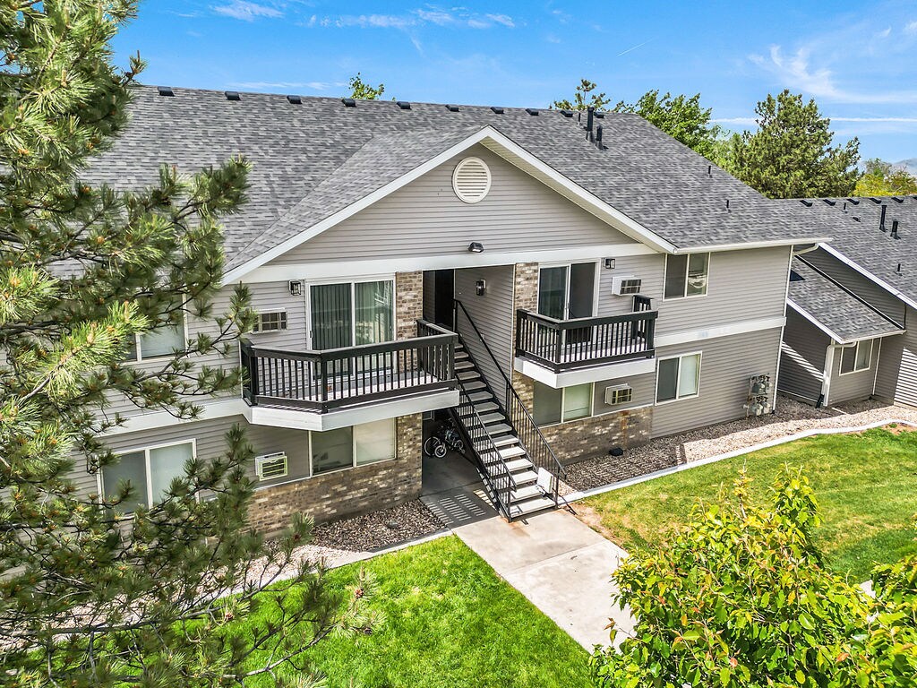 Primary Photo - Lakeview Apartments