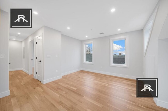 Building Photo - 3 bedroom in Boston MA 02130