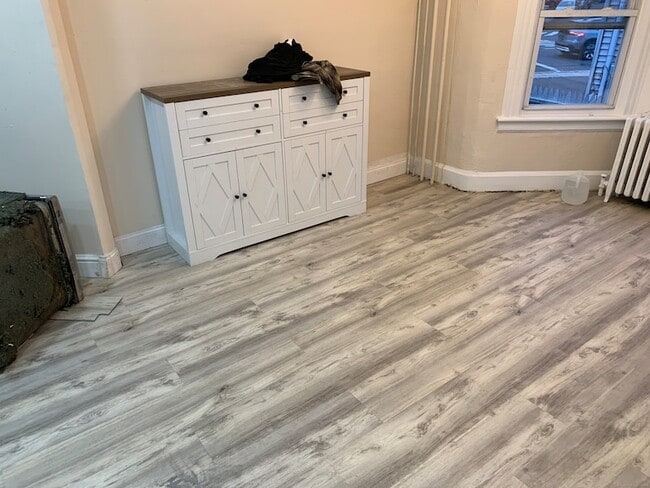 Building Photo - 253 Hope St